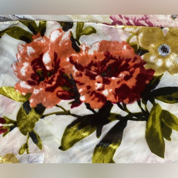 COPY - Sheer Kimono with Beautiful Velvet Floral Print - Picture 4 of 6